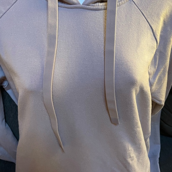 EUC! Athleta Pinnacle Hoodie Soft Dusty Lilac Tulip Cross Over  Hem Thumbholes M - Picture 4 of 7